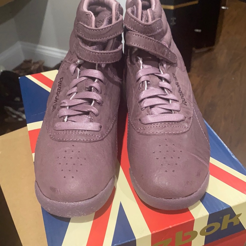 Purple hi top Reebok